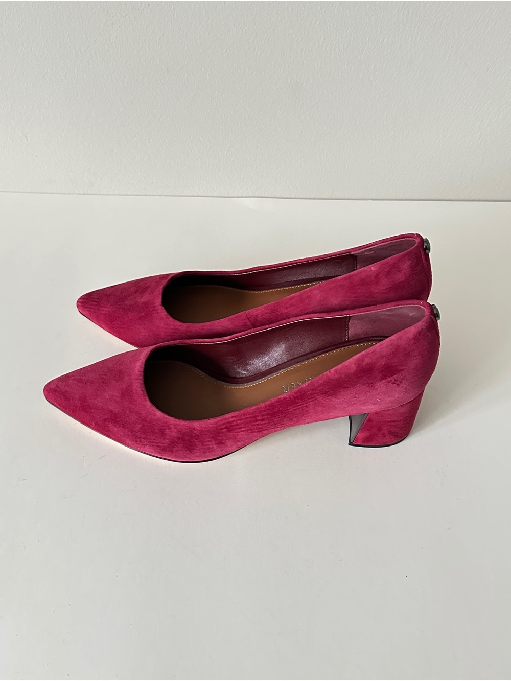 NEW Donald Pliner Suzette Oxblood Red Suede Pointed Toe Block Heel Pumps, Sz 9.5